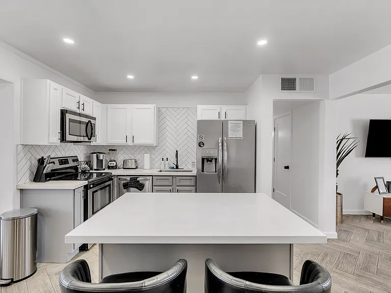 7823 E Culver St — Photo 14