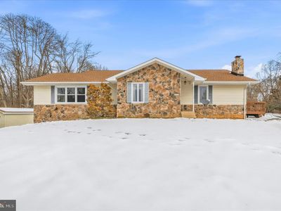 225 Keepsake Dr, Falling Waters, WV, 25419