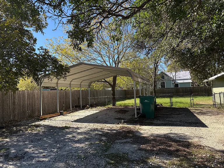 612 S Plant Ave — Photo 6