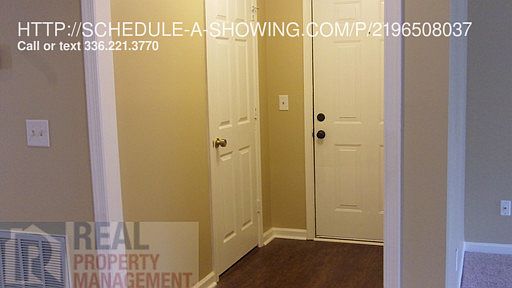 4th image of 31 Meadowood Glen Way APT D