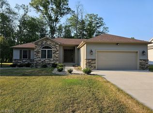 101 Muirfield Dr, Howland, OH 44484