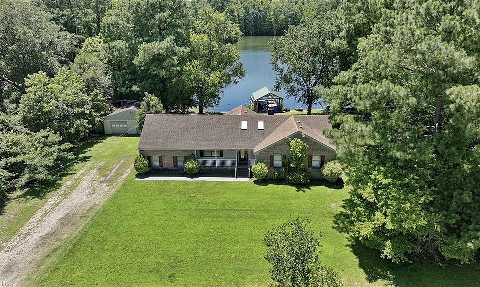 1st image of 1243 Saunders Dr