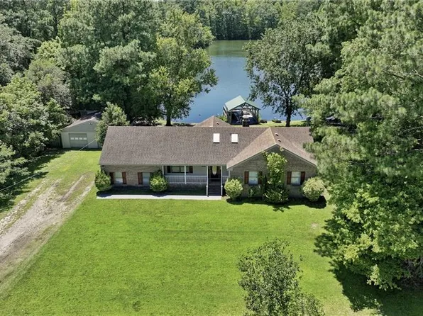 1243 Saunders Dr, Elizabeth City, NC 27909