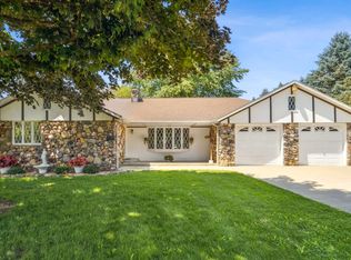 N8815 Isaar Rd, Seymour, WI 54165