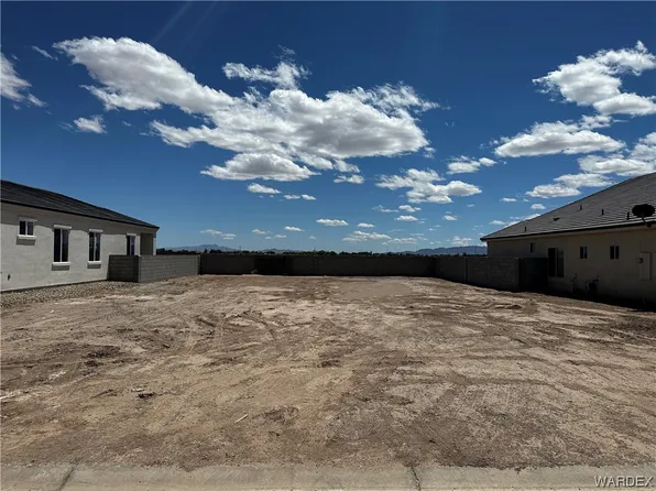 1816 E Desert Bloom Dr, Mohave Valley, AZ 86440