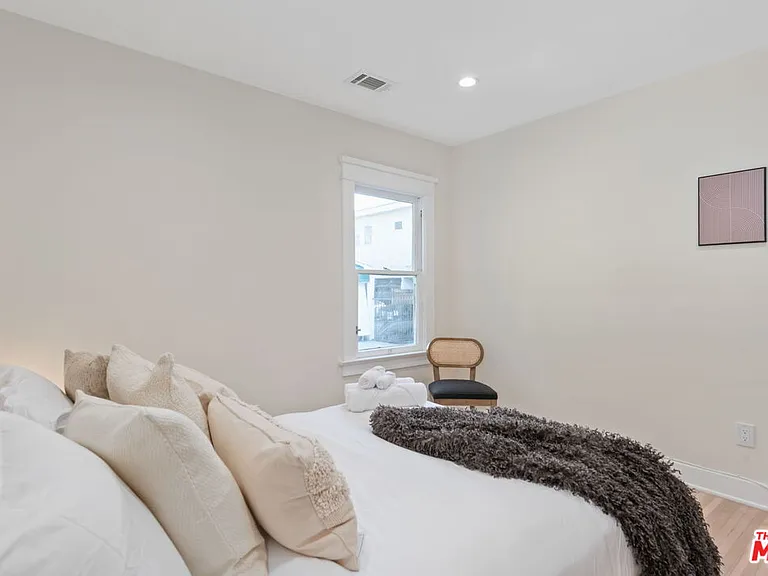 1224 N Ogden Dr — Photo 36