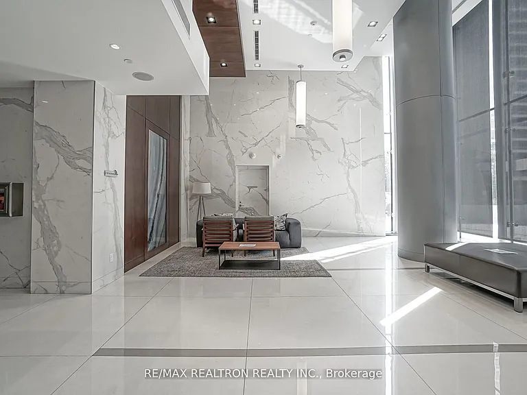 275 Village Green Sq #3315 — Photo 3