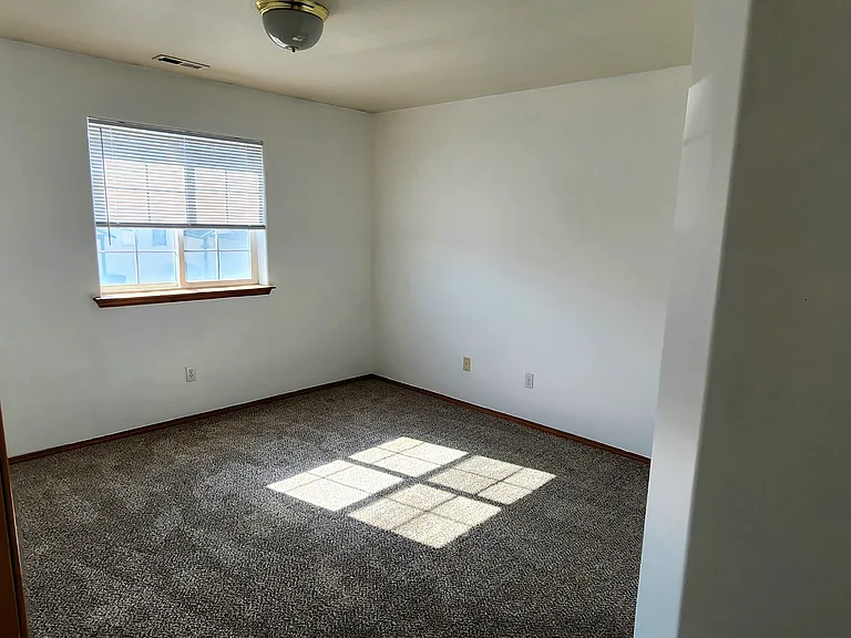 1326 S Skyline Dr #C — Photo 9
