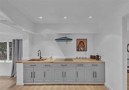 5th image of 1544 NW 5th Ave