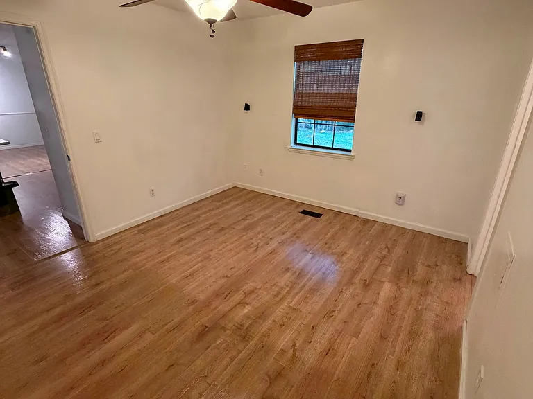 5105 Hunter Village Dr — Photo 13