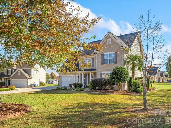 1450 Jc Raulston Ct, Hickory, NC 28602