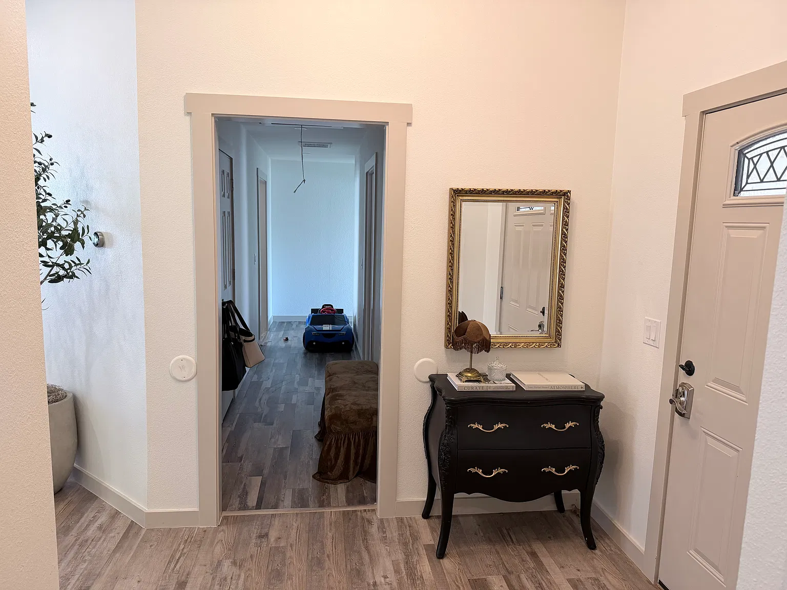 5 bed, 1656 sqft, $1,850 — Photo 2