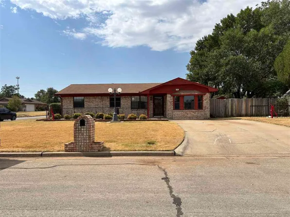 2 NE Cimarron Trl, Lawton, OK 73507
