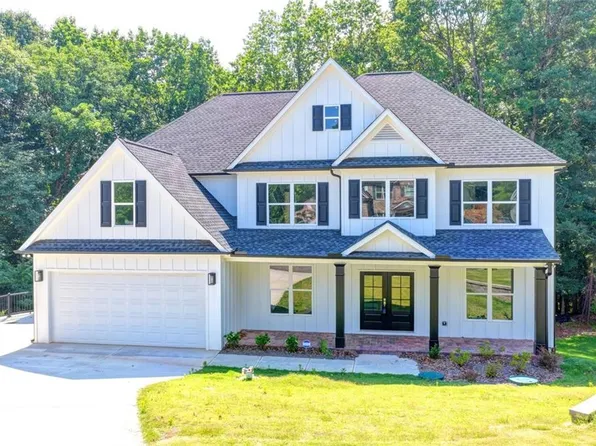 9135 Fox Trail Ln, Gainesville, GA 30506