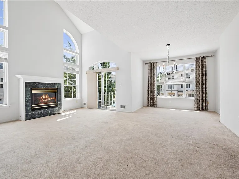 82 Hancock Dr — Photo 9