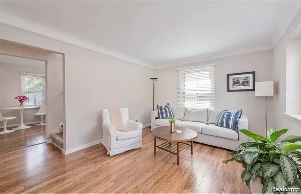 3 bed, 2.0 bath, 1434 sqft, $2,999 — Photo 4