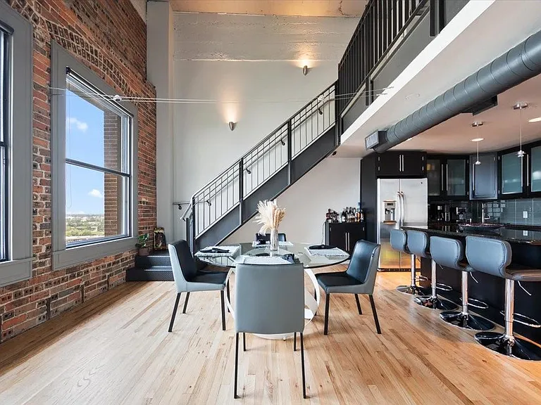 915 Franklin St #9G — Photo 10