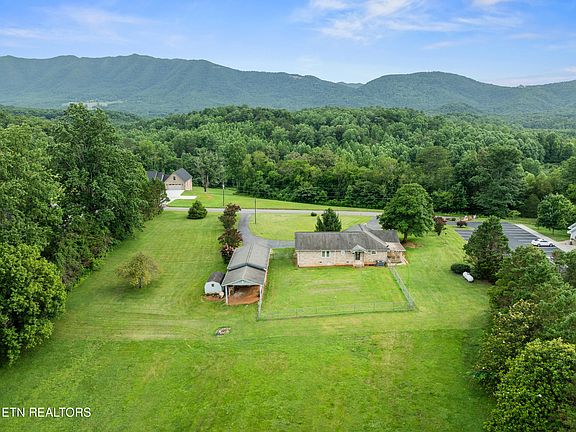4th image of 7197 Old Tuckaleechee Rd