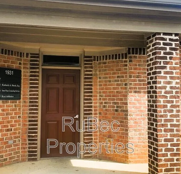 1931 J N Pease Pl #202 — Photo 3