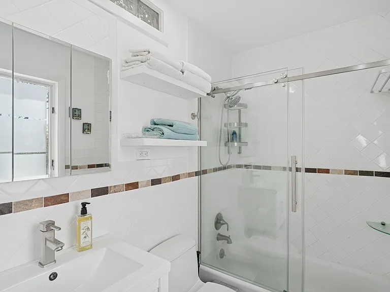 45 Fairlawn Dr — Photo 15