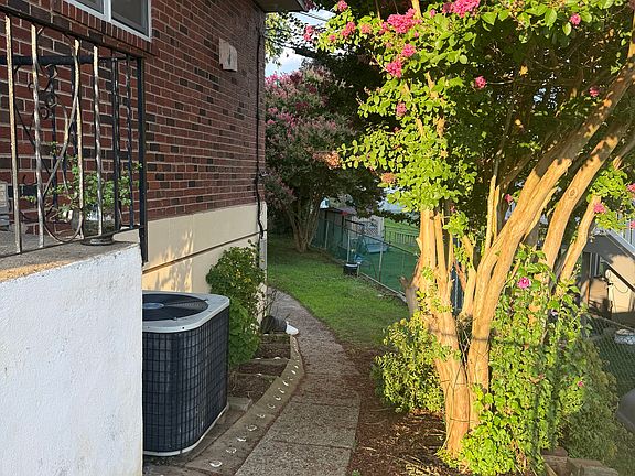2nd image of 3313 Kayford Cir