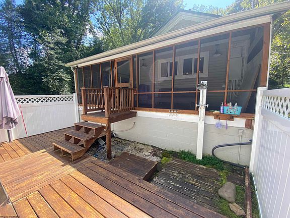 3rd image of 208 McGee Ln