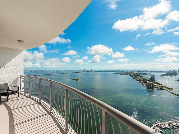 2nd image of 1750 N Bayshore Dr APT 5402