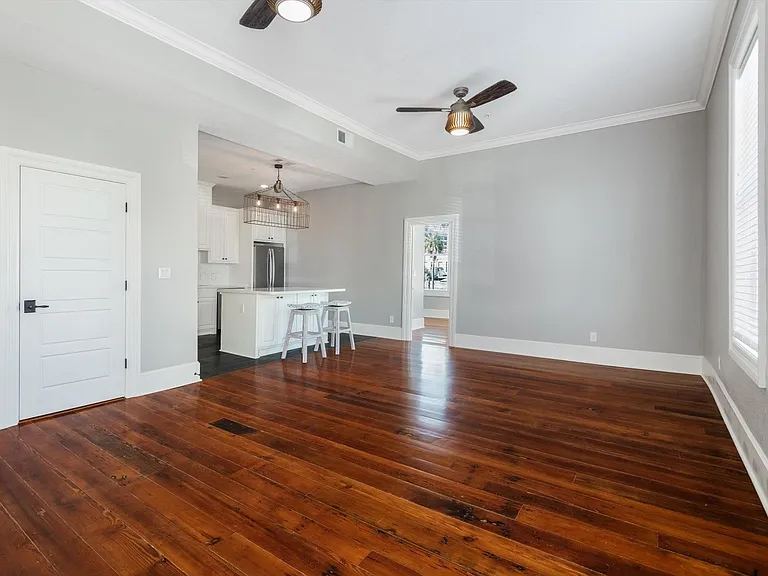 405 24th St #202 — Photo 7