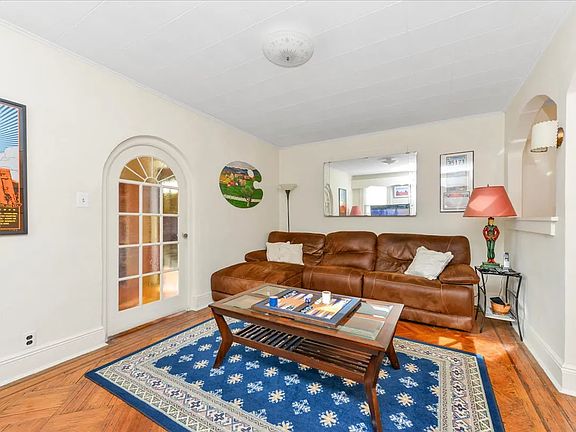 3rd image of 15717 101st St