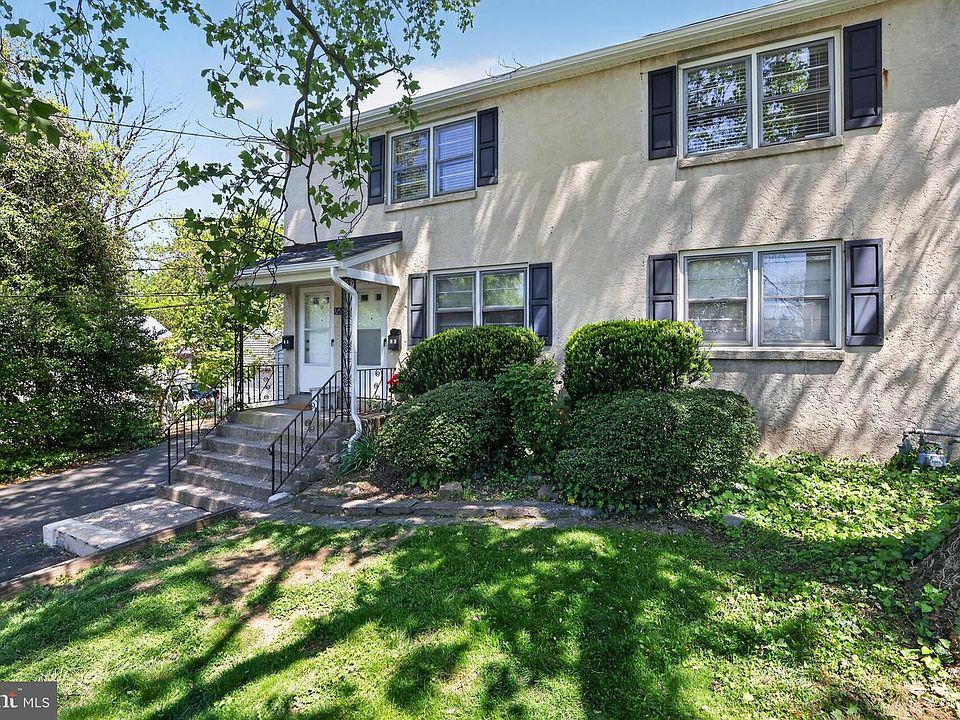 1st image of 325 Manor Rd