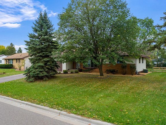 2nd image of 3801 Woodbine Ln N