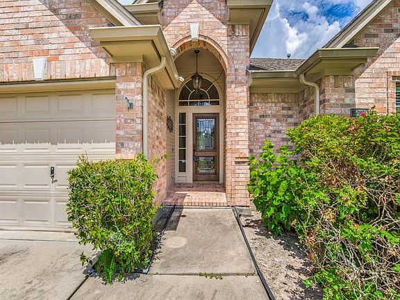 2nd image of 515 Knoll Forest Dr