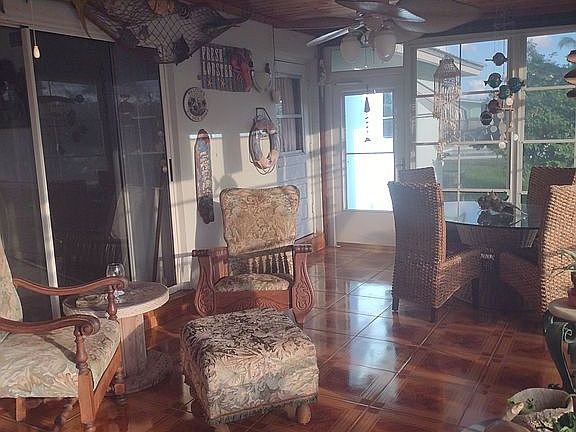 4th image of 314 Holly Ave