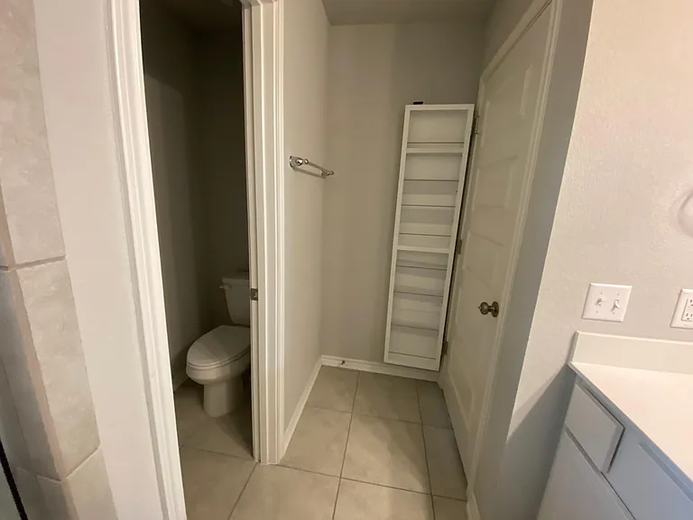 1740 Artesian Springs Xing — Photo 6