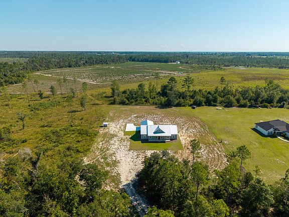 2nd image of 72 River Rd