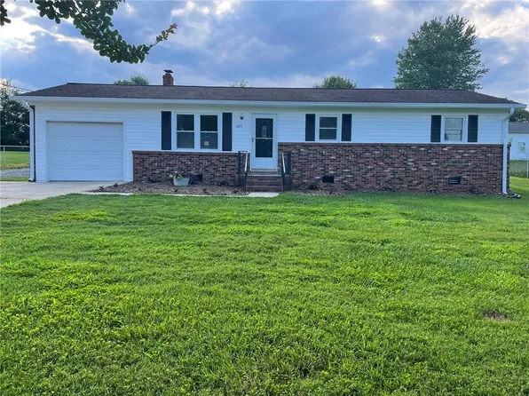 1895 Hunsucker Dr, Claremont, NC 28610
