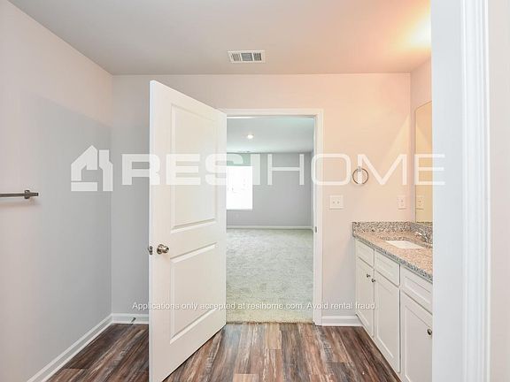 5th image of 1094 Benfield Ridge West Ct NE