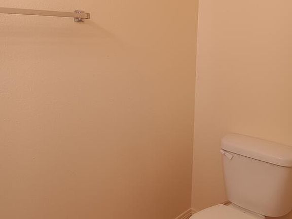 3rd image of 702 Sonesta Dr APT I