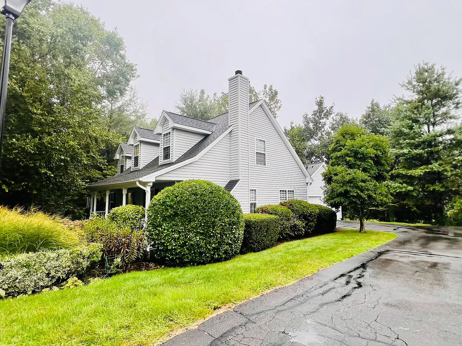 3 bed, 2242 sqft, $3,950 — Photo 4