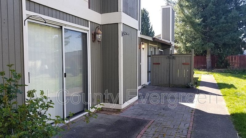 1st image of 904 31st St NE APT B