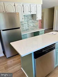 3 bed, 2.0 bath, 1560 sqft, $2,800 — Photo 2