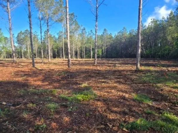 1513 Oakdale Rd., Loris, SC 29569