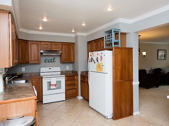 5th image of 5439 New London Park Dr
