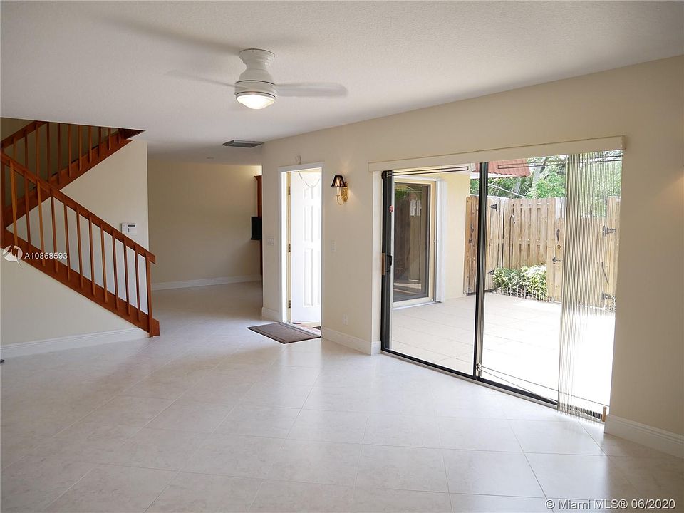 1st image of 757 NW 98th Cir #757