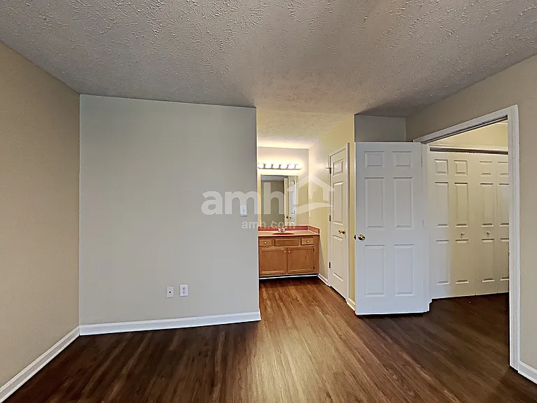 416 Hancock St — Photo 9