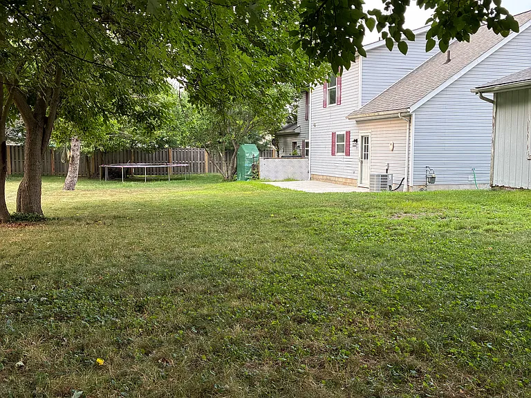 223 N Harmony St — Photo 3