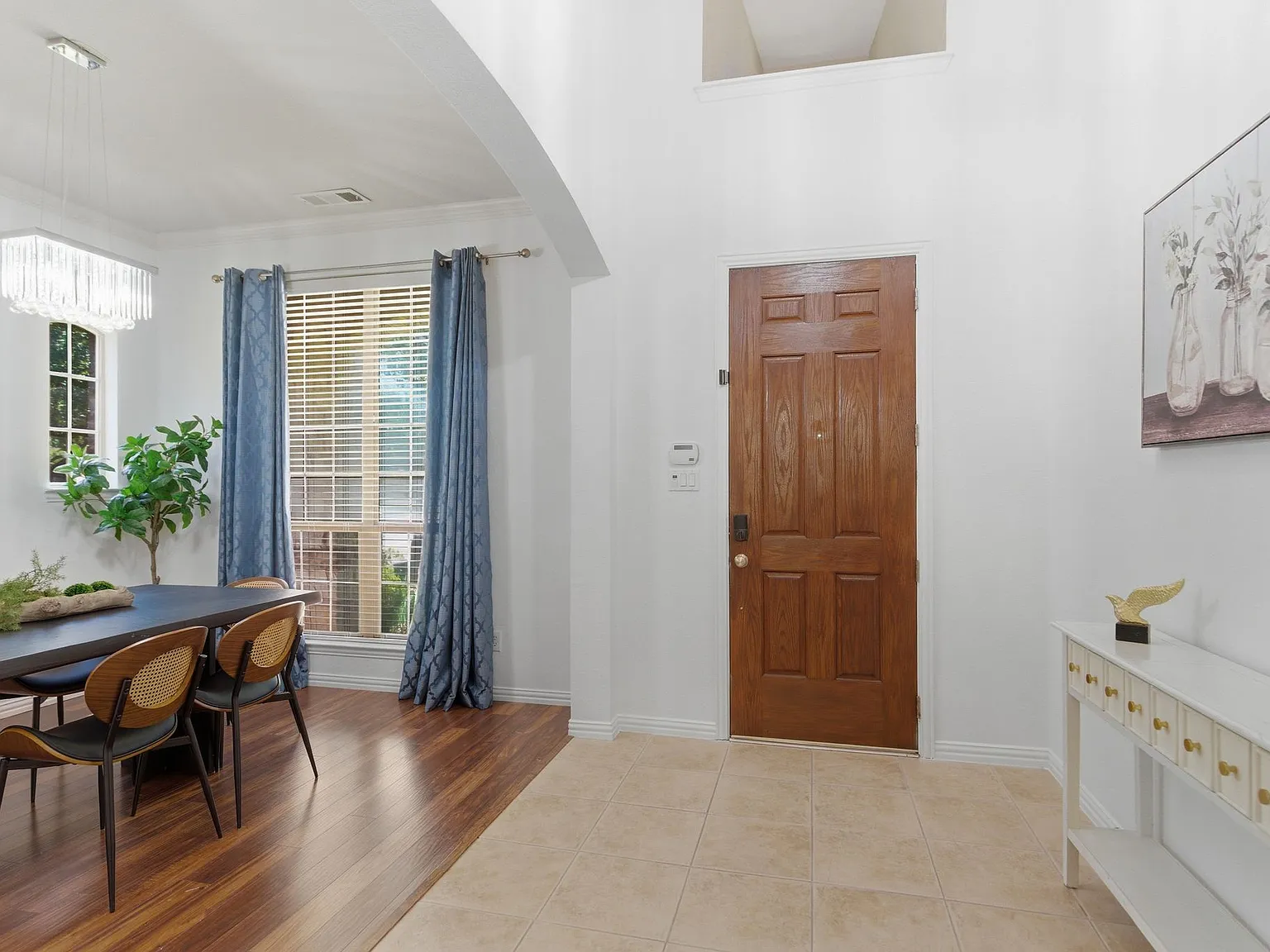 4 bed, 3043 sqft, $2,995 — Photo 4