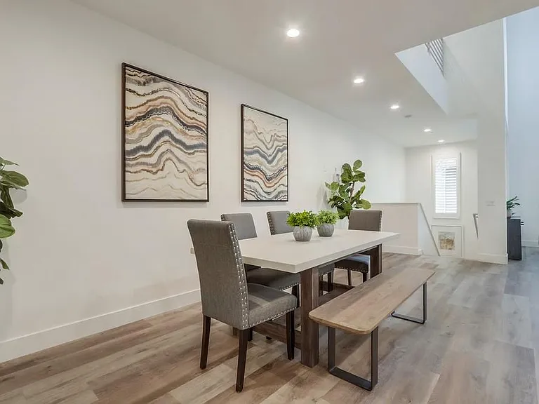 65 Waldorf — Photo 12