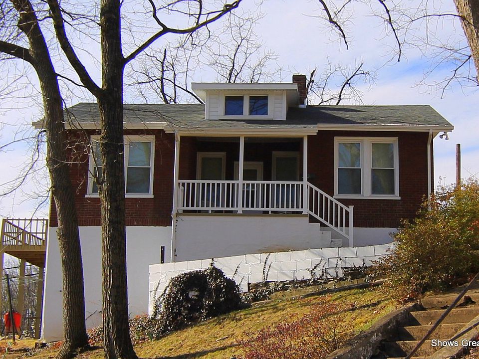 For Sale: 810 Hamilton Ave SW, Roanoke, Virginia 24015