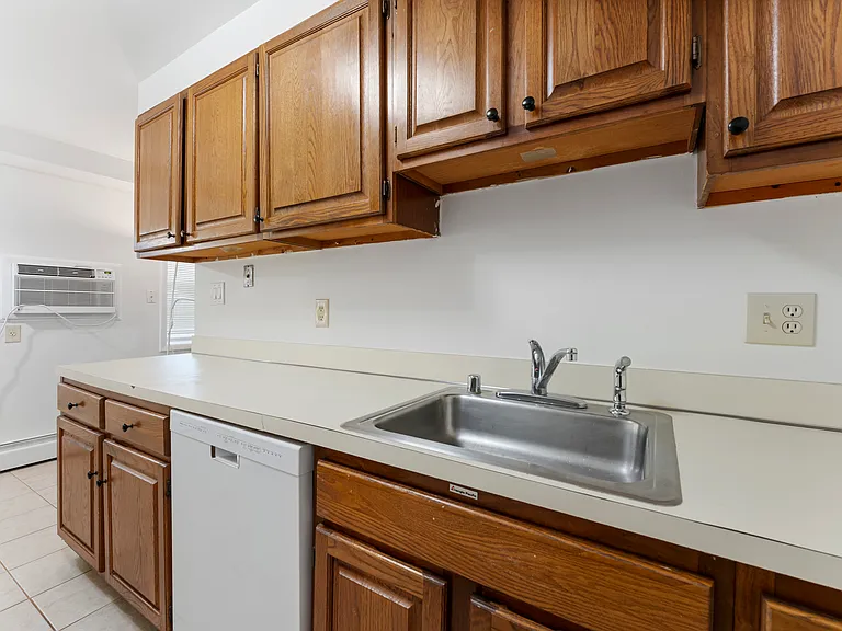 7034 Strathmore St #5 — Photo 6